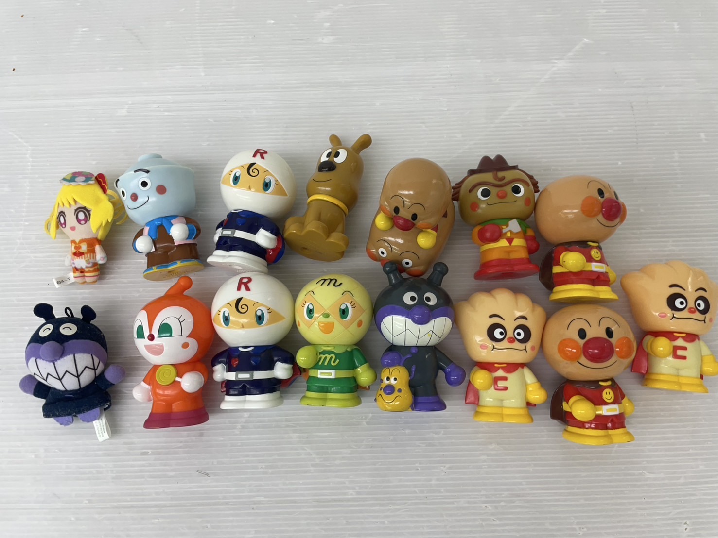 ぬいぐるみまとめ売り(送料込) ぬいぐるみ・おもちゃなどが、宅急便で届きました - アース